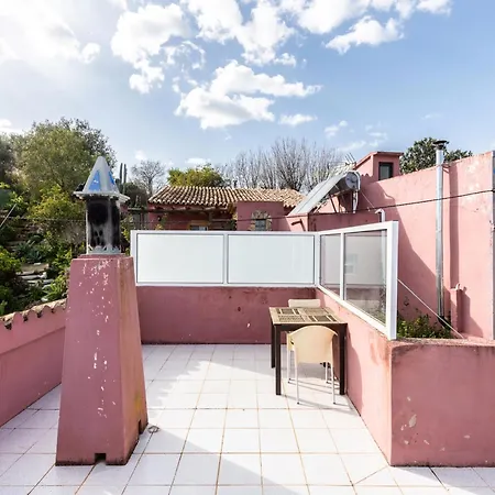 Akivillas Loule *