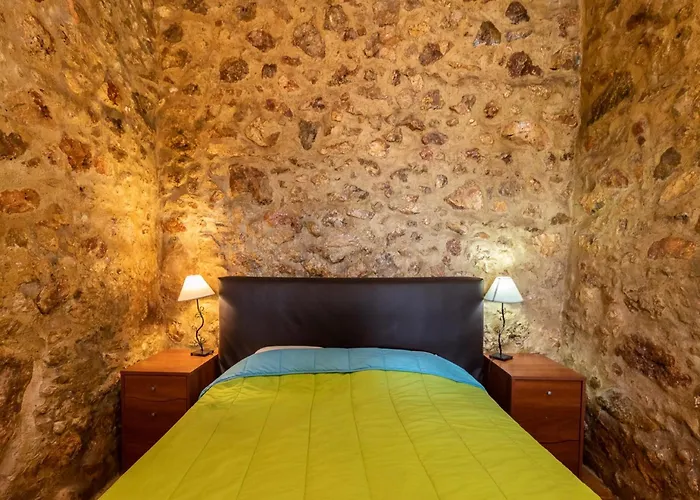 Akivillas Loule *